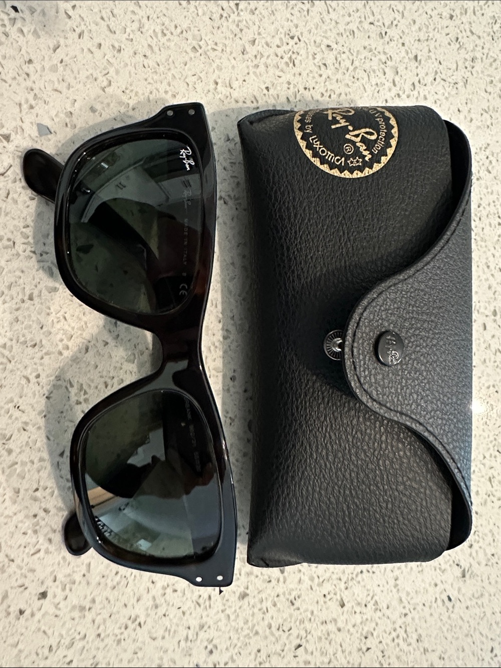 Ray-Ban wayfarer Sunglasses